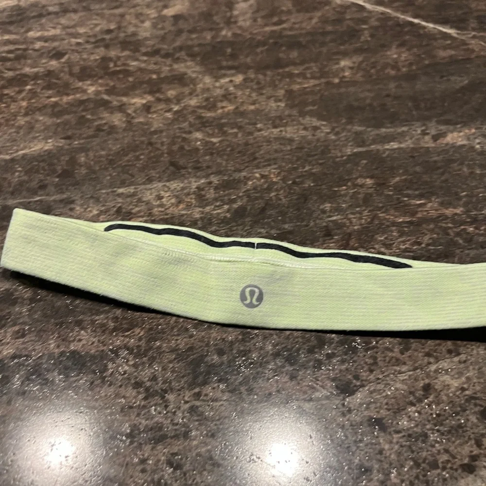 Lululemon Cardio Cross Trainer Headband Heathered Clear Mint